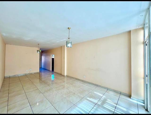 2 BEDROOM APARTMENT FOR SALE IN FLORIDA LAKE